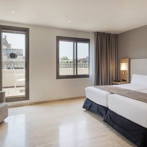 Doppia superior con terrazza Hotel ILUNION Almirante Barcellona
